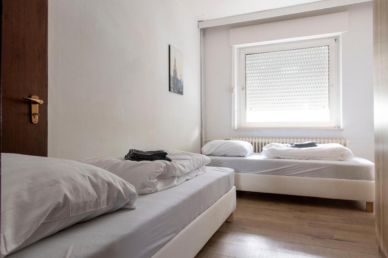 Workers Home- Central - 8 Single Box Spring Beds - Near Enschede غروناو المظهر الخارجي الصورة